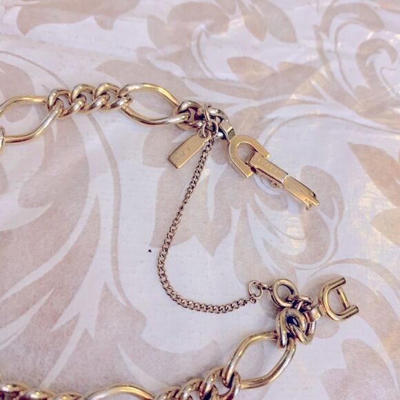 Monet Chain Bracelet Gold Tone (middle link is silver tone) 7” Vintage Gorgeous - Picture 3 of 4